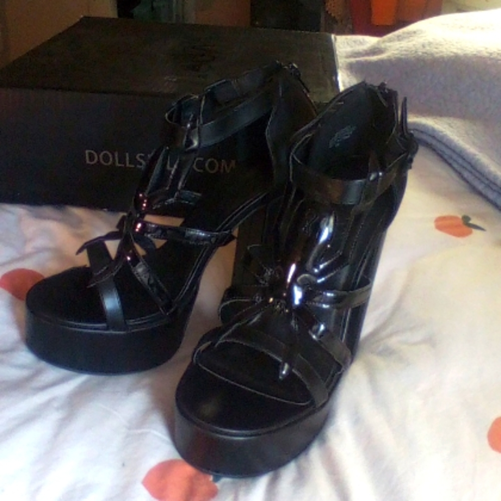 🕸️🕷️🕸️- Poison Control Widow Pumps size 9